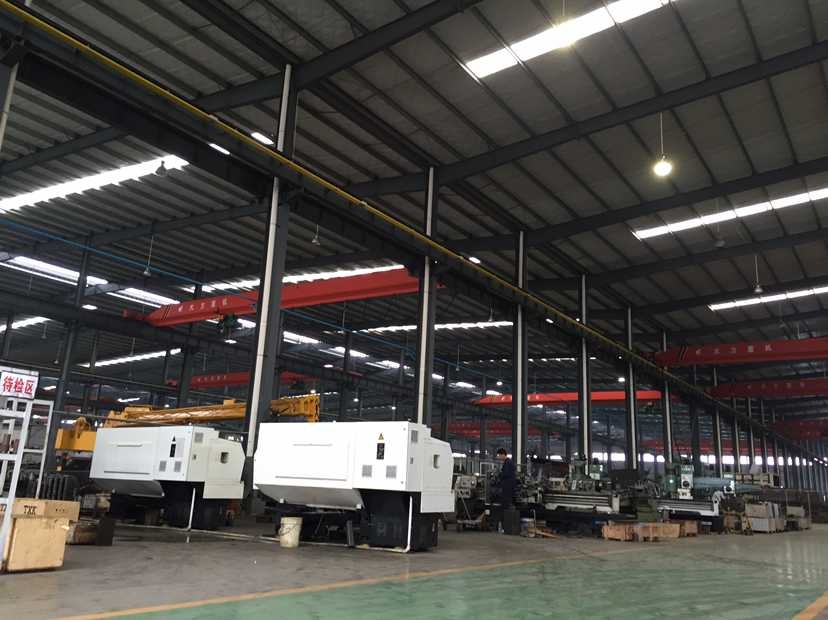 一拖一重汽豪沃前四后八清障车