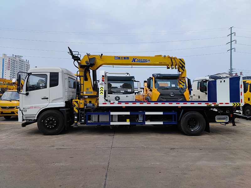 国六东风天锦清障带吊